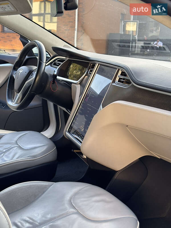 Лифтбек Tesla Model S 2013 в Коломые