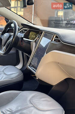 Лифтбек Tesla Model S 2013 в 