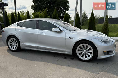 Лифтбек Tesla Model S 2017 в 