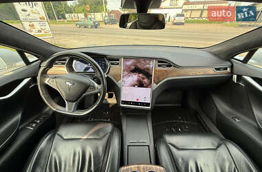Лифтбек Tesla Model S 2017 в 