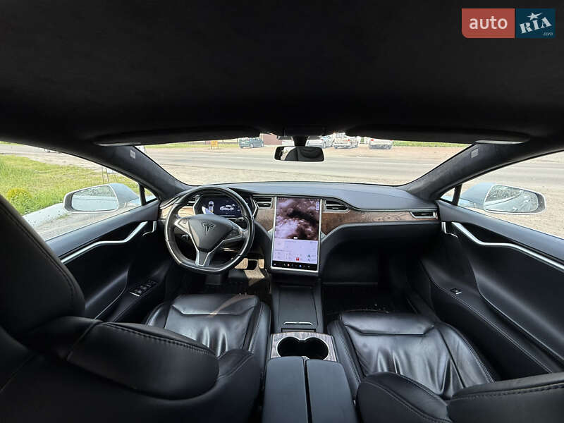 Ліфтбек Tesla Model S 2017 в Києві фото 29 Ліфтбек Tesla Model S 2017 в Києві