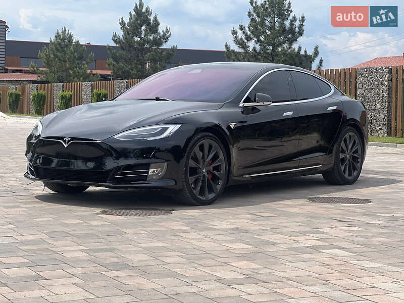 Лифтбек Tesla Model S 2019 в Ивано-Франковске