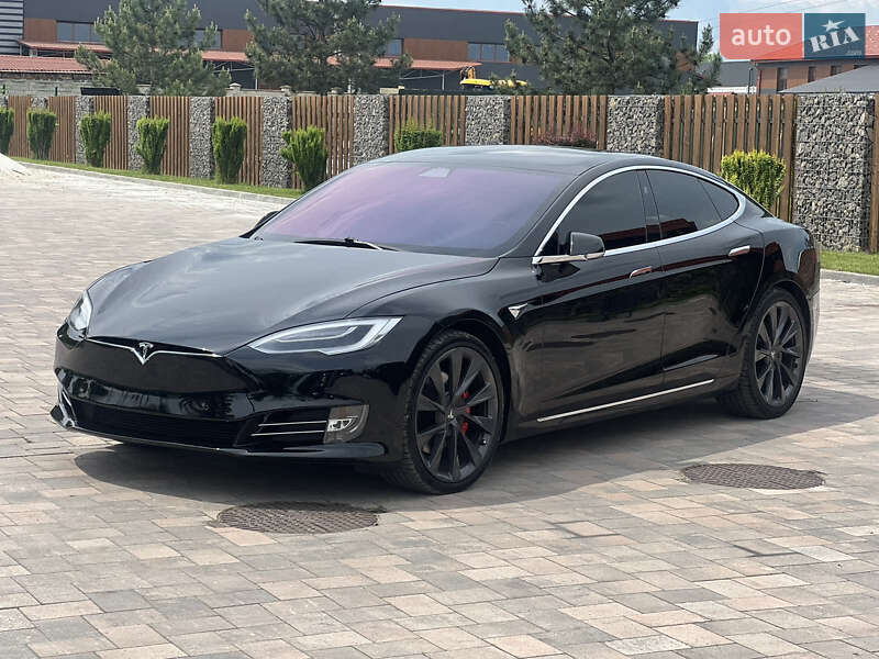 Лифтбек Tesla Model S 2019 в Ивано-Франковске
