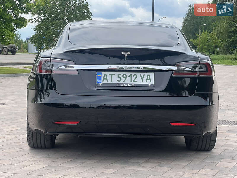 Лифтбек Tesla Model S 2019 в Ивано-Франковске