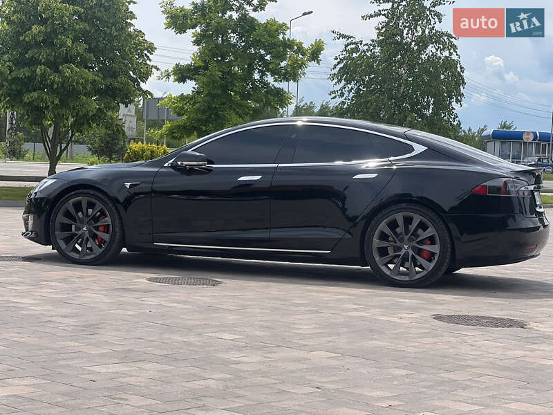 Лифтбек Tesla Model S 2019 в Ивано-Франковске