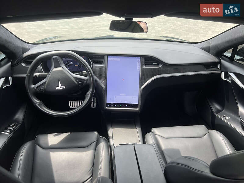 Лифтбек Tesla Model S 2019 в Ивано-Франковске