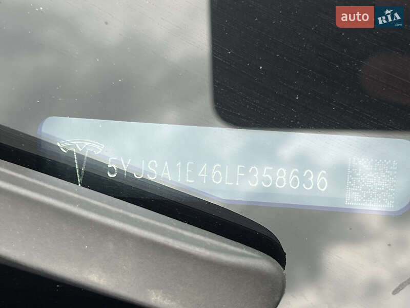Лифтбек Tesla Model S 2019 в Ивано-Франковске