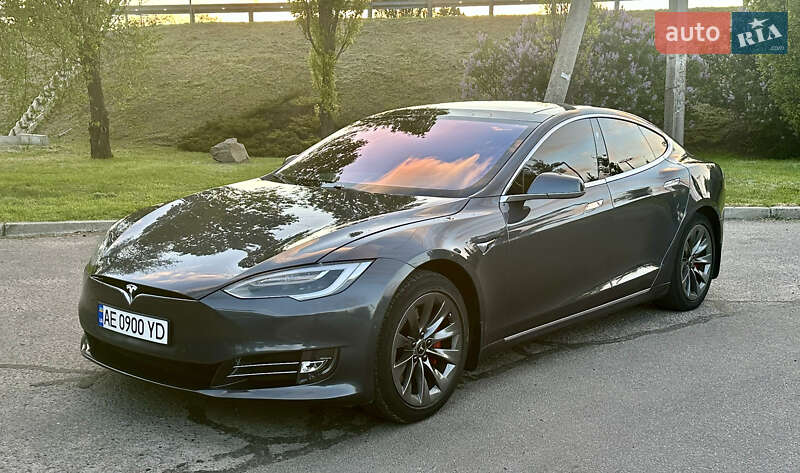 Лифтбек Tesla Model S 2018 в Днепре фото 8 Лифтбек Tesla Model S 2018 в Днепре