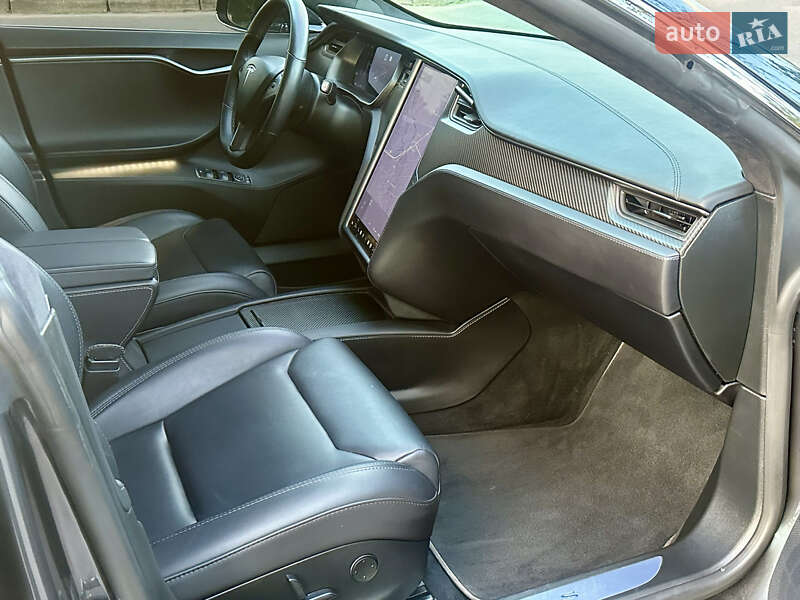 Лифтбек Tesla Model S 2018 в Днепре фото 25 Лифтбек Tesla Model S 2018 в Днепре