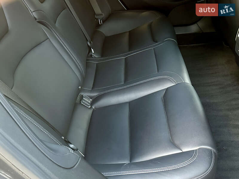 Лифтбек Tesla Model S 2018 в Днепре фото 27 Лифтбек Tesla Model S 2018 в Днепре