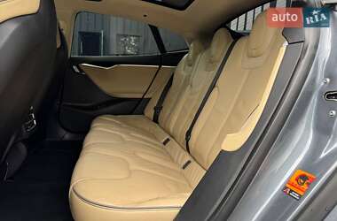Лифтбек Tesla Model S 2013 в 