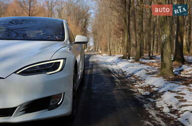 Ліфтбек Tesla Model S 2016 в 