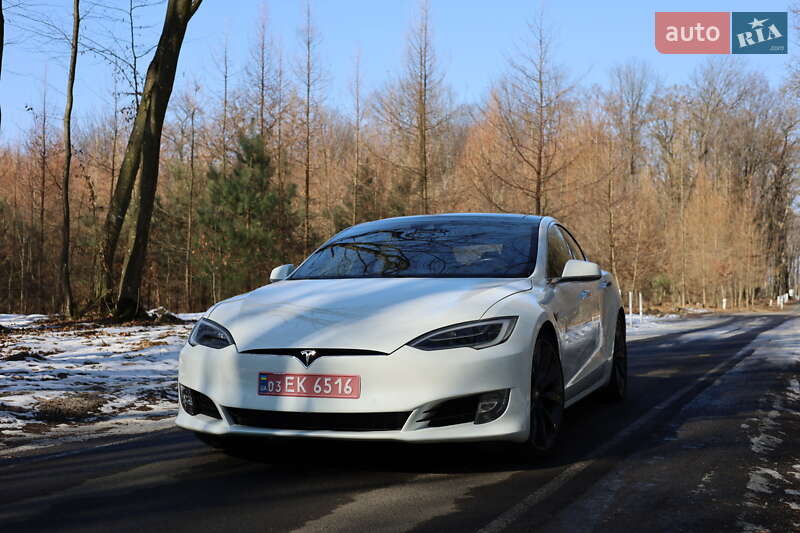Ліфтбек Tesla Model S 2016 в Луцьку