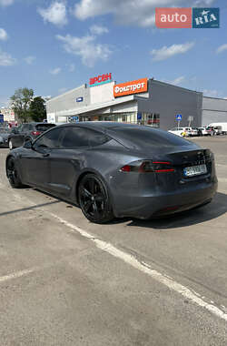 Лифтбек Tesla Model S 2019 в 
