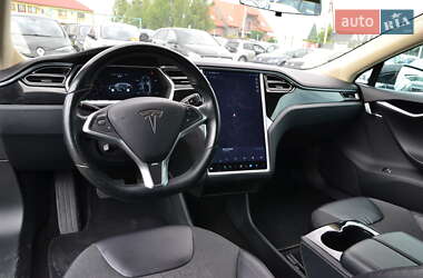 Лифтбек Tesla Model S 2014 в 