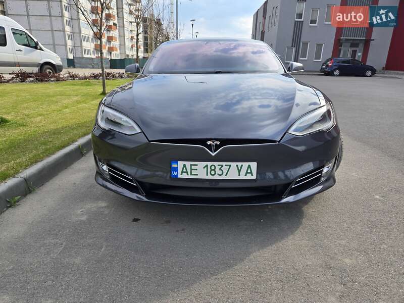 Лифтбек Tesla Model S 2019 в Днепре
