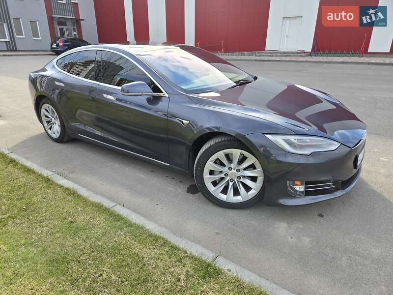 Лифтбек Tesla Model S 2019 в Днепре