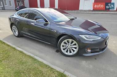 Лифтбек Tesla Model S 2019 в 