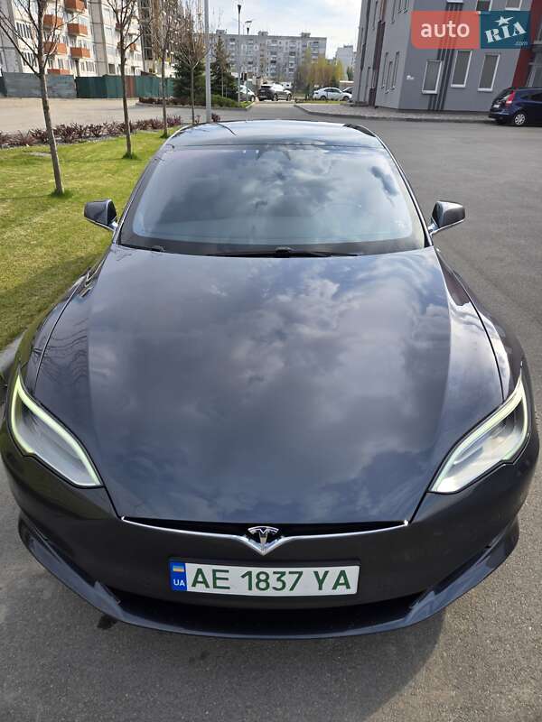 Лифтбек Tesla Model S 2019 в Днепре