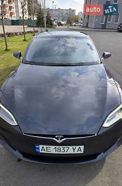 Лифтбек Tesla Model S 2019 в 