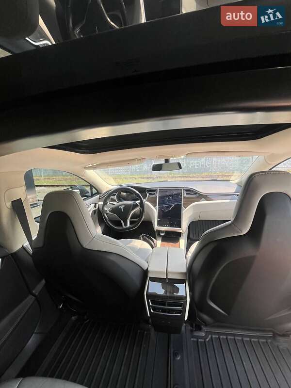 Лифтбек Tesla Model S 2014 в Вышгороде