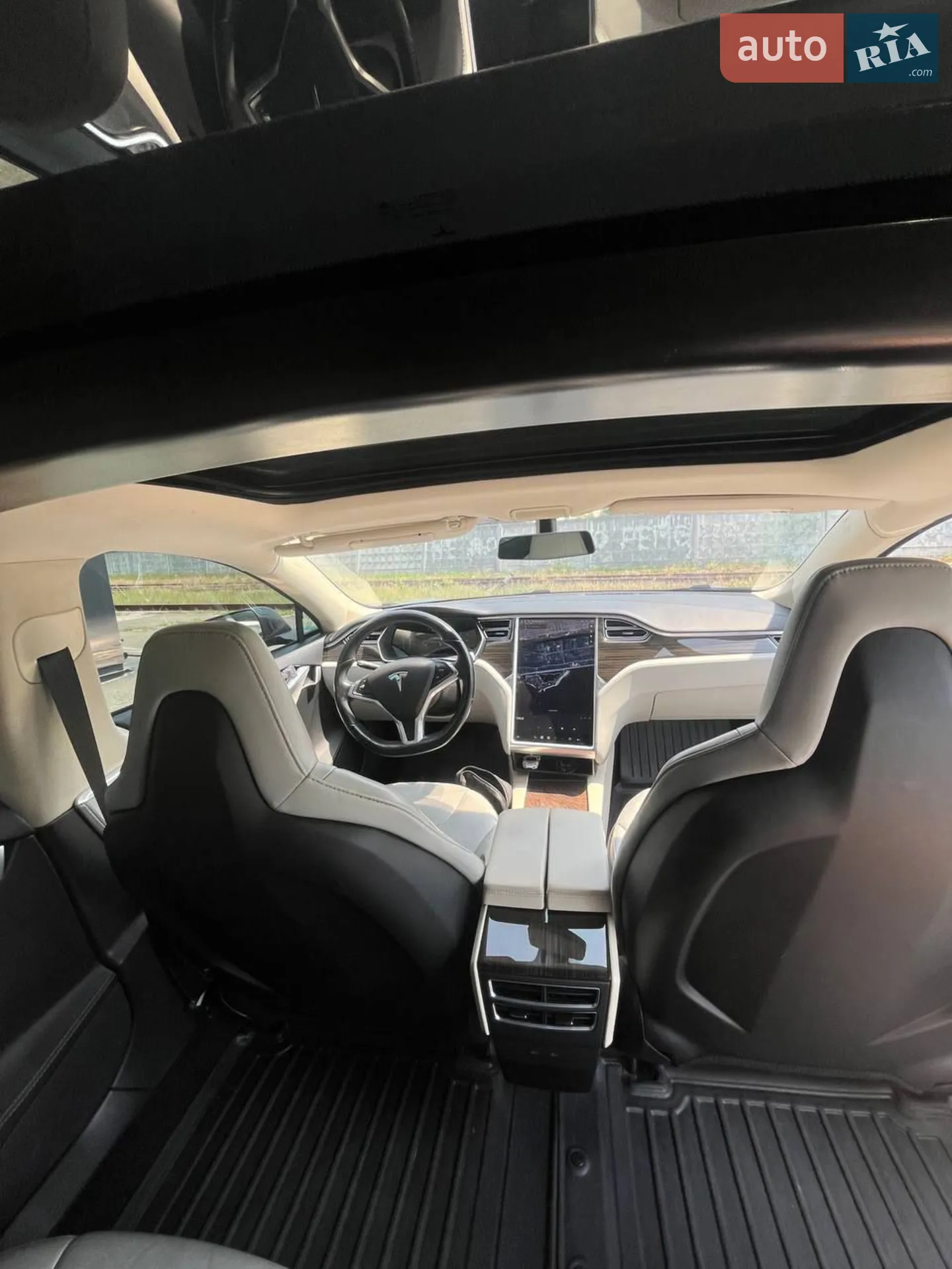 2014 Tesla Model S - мініатюра 9