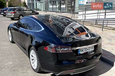 Лифтбек Tesla Model S 2014 в 