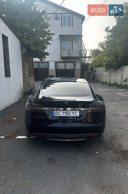 Лифтбек Tesla Model S 2015 в 