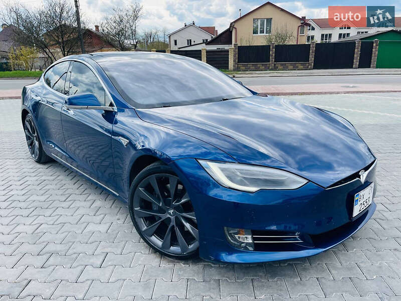 Tesla Model S 2016