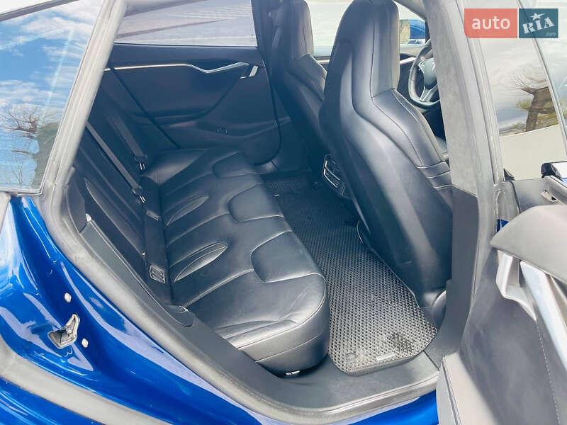 Ліфтбек Tesla Model S 2016 в Хмельницькому
