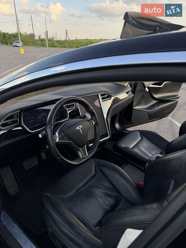 Ліфтбек Tesla Model S 2016 в Рівному