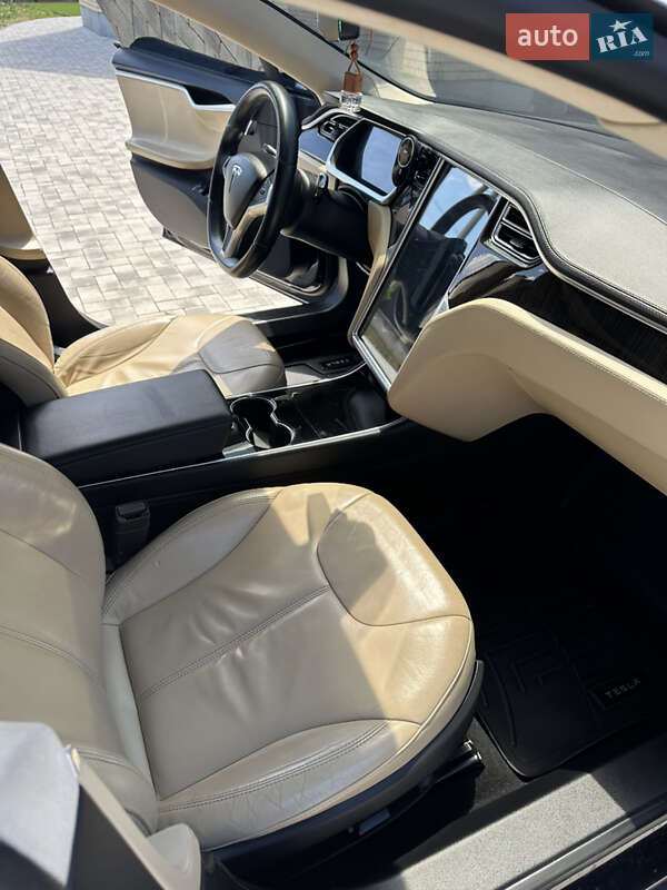 Лифтбек Tesla Model S 2013 в Виннице