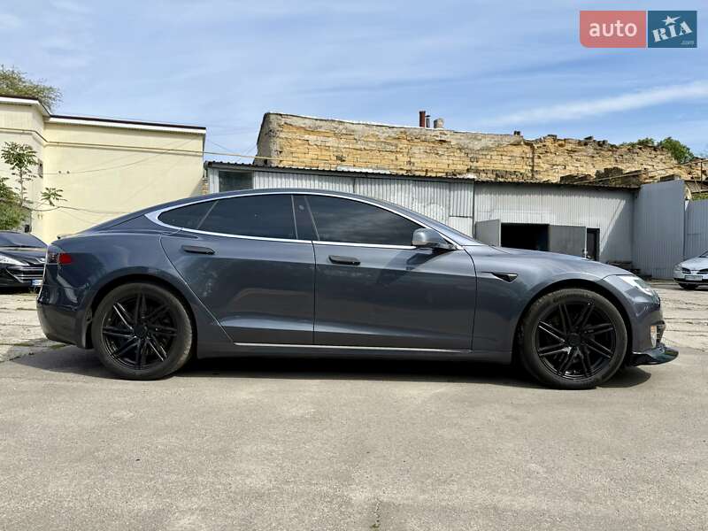 Лифтбек Tesla Model S 2019 в Одессе