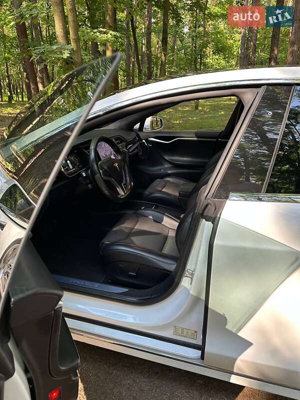 Ліфтбек Tesla Model S 2017 в Києві