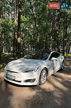 Лифтбек Tesla Model S 2017 в 