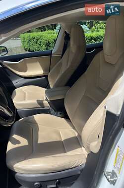 Лифтбек Tesla Model S 2015 в Киеве
