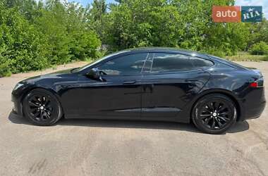 Лифтбек Tesla Model S 2017 в 