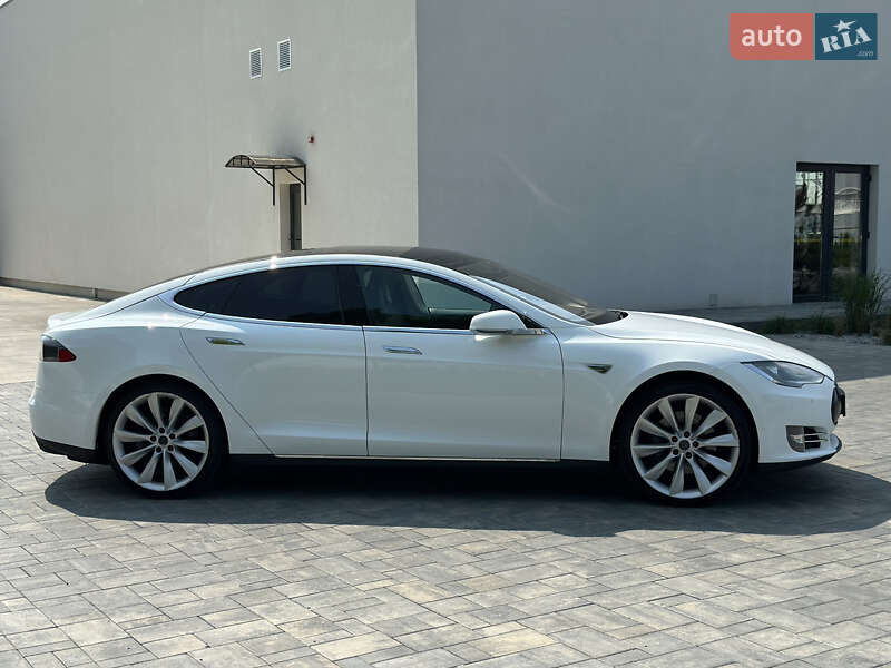 Лифтбек Tesla Model S 2015 в Луцке фото 8 Лифтбек Tesla Model S 2015 в Луцке
