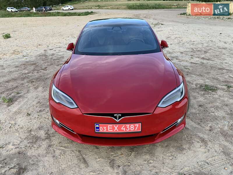 Лифтбек Tesla Model S 2018 в Черкассах
