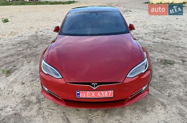 Лифтбек Tesla Model S 2018 в 
