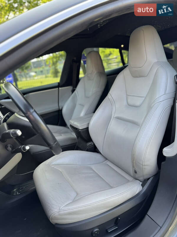 Лифтбек Tesla Model S 2015 в Львове фото 15 Лифтбек Tesla Model S 2015 в Львове