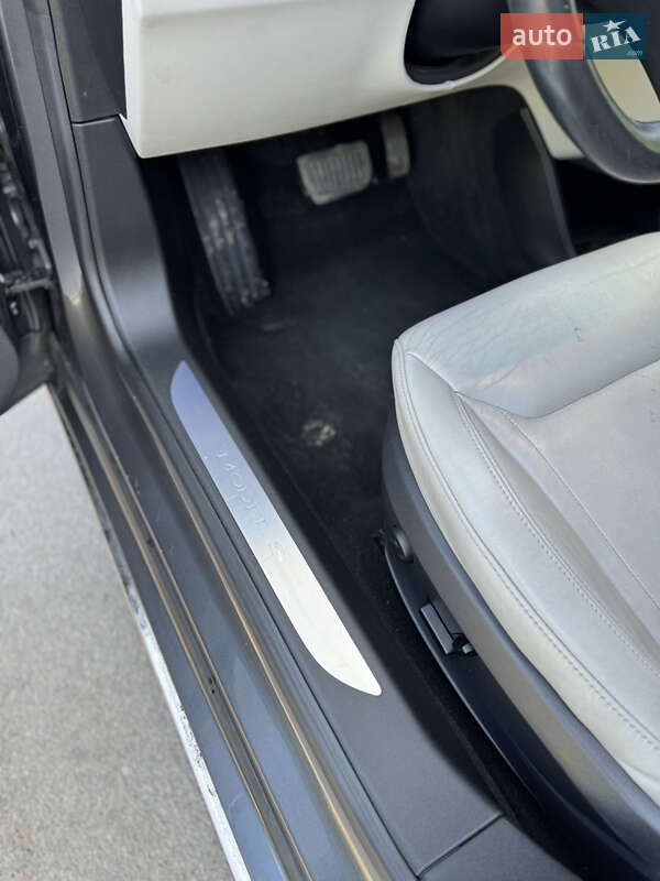 Лифтбек Tesla Model S 2015 в Львове фото 16 Лифтбек Tesla Model S 2015 в Львове