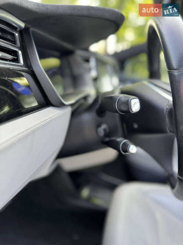Лифтбек Tesla Model S 2015 в Львове фото 17 Лифтбек Tesla Model S 2015 в Львове