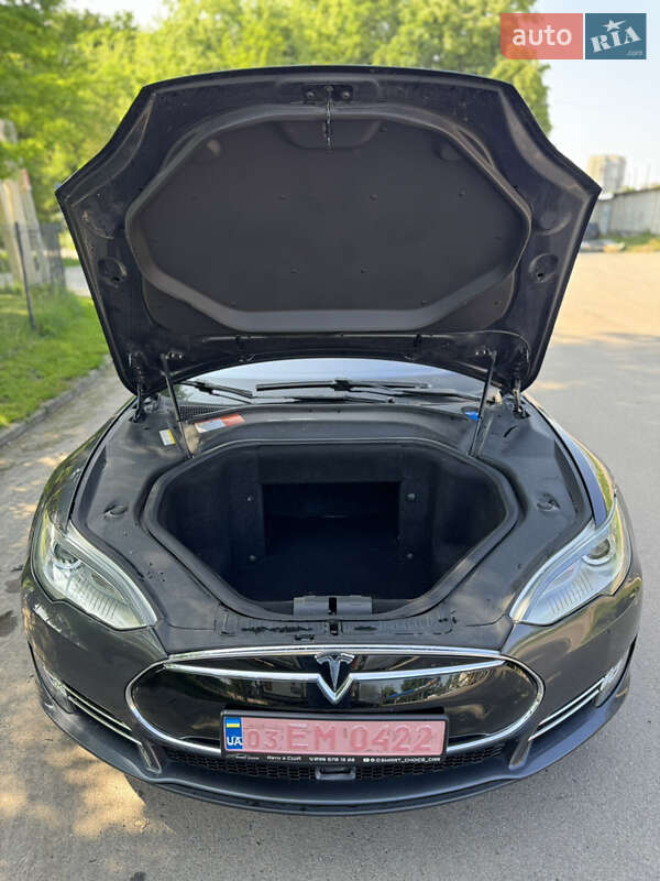 Лифтбек Tesla Model S 2015 в Львове фото 28 Лифтбек Tesla Model S 2015 в Львове