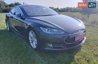 Лифтбек Tesla Model S 2015 в 