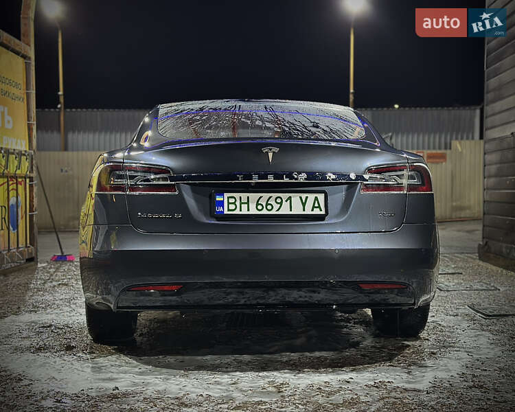Ліфтбек Tesla Model S 2017 в Одесі