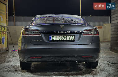Лифтбек Tesla Model S 2017 в 