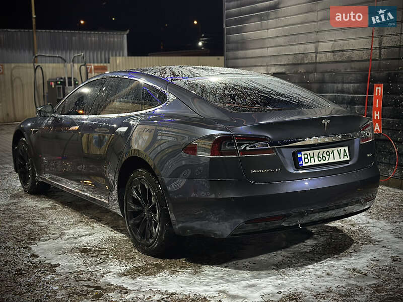 Ліфтбек Tesla Model S 2017 в Одесі