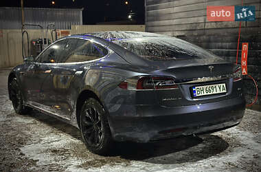 Лифтбек Tesla Model S 2017 в 