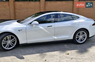 Лифтбек Tesla Model S 2014 в 